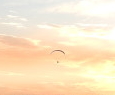 paraglider 1000' away
